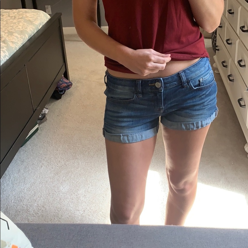 Express Low Rise Cuffed Denim Shorts. Size 2